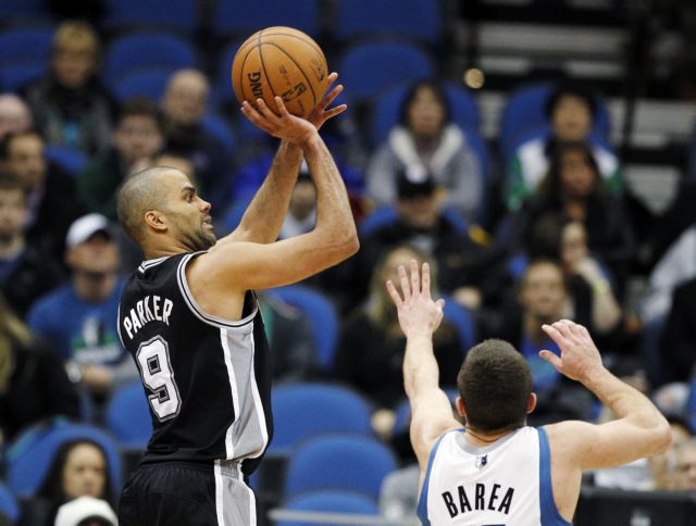 Ακάθεκτοι συνεχίζουν οι Σπερς με 11η σερί νίκη